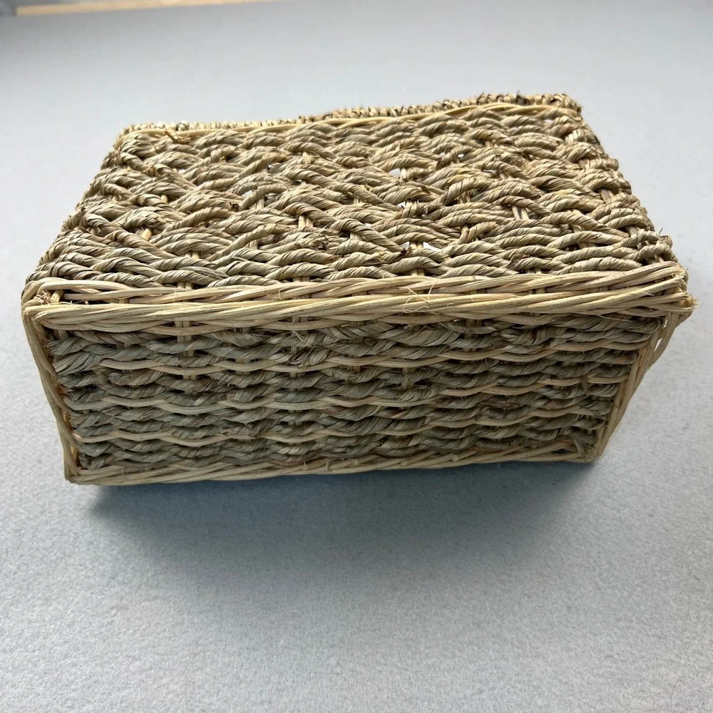Threshold woven hanging